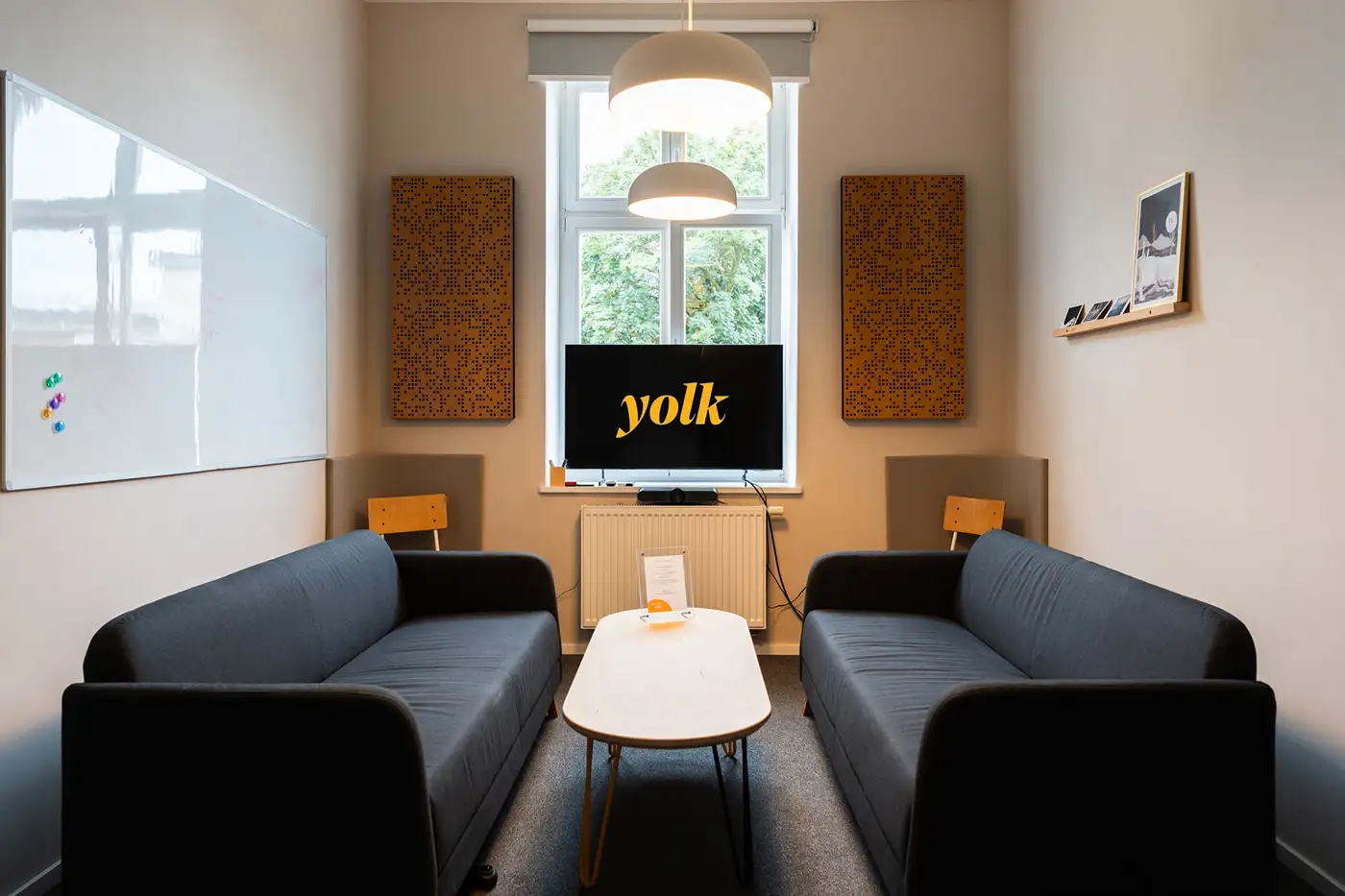 2FL Sofa Meeting Room